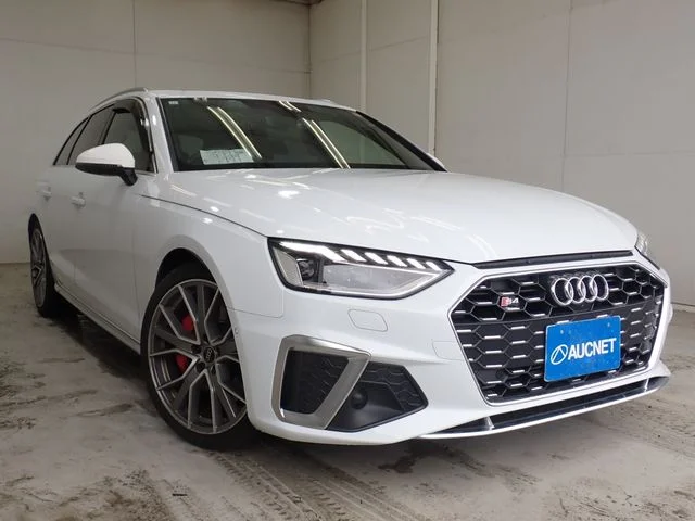 Audi AUDI S4 AVANT レザーパッケージ 2023