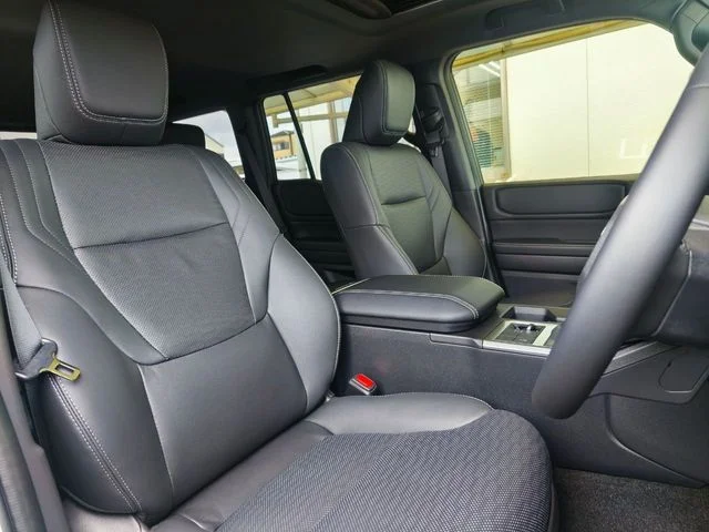 Toyota LANDCRUISER 250 VX photo 4