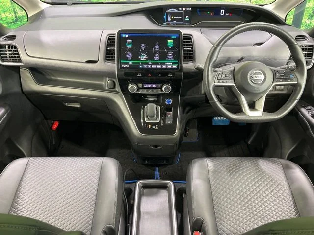 Nissan SERENA WG e−POWER　ハイウェイスター　V photo 2