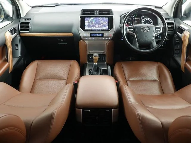 Toyota LANDCRUISER PRADO TX　Lパッケ　70thアニバサリLTD photo 2