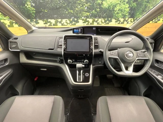 Nissan SERENA S-HYBRID ハイウェイスター　Vセレクション2 photo 2