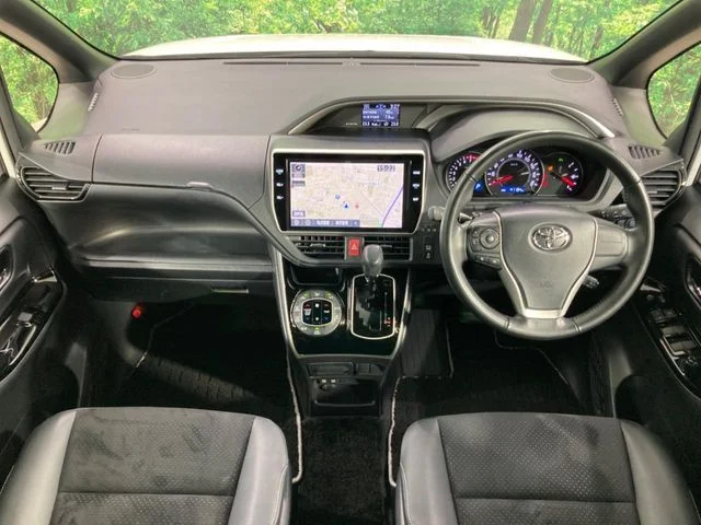 Toyota VOXY ZS　煌3 photo 2