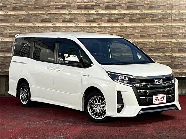 Toyota NOAH HYBRID Si photo 3