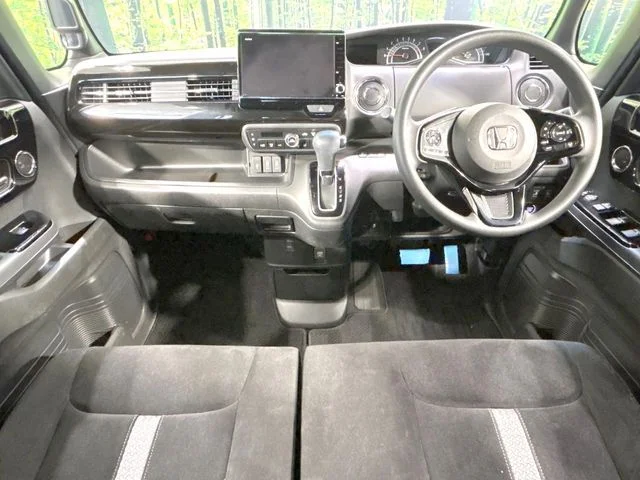 Honda N BOX CUSTOM L photo 2