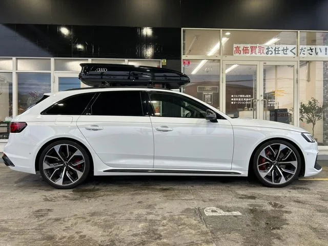 Audi AUDI RS4 AVANT ベースグレード photo 4
