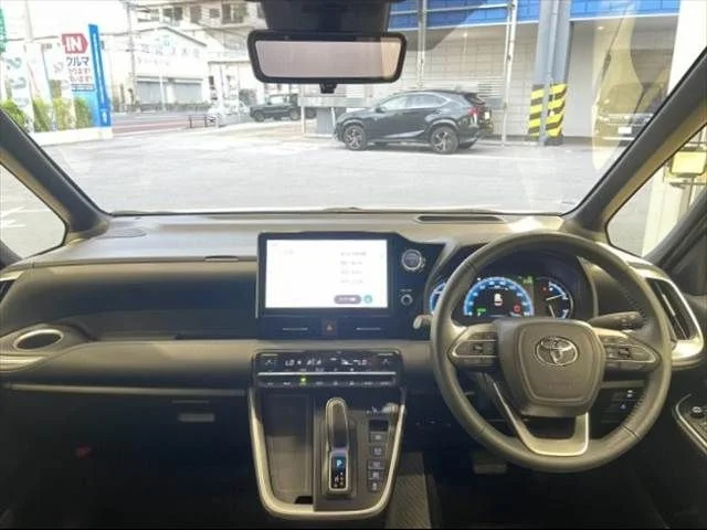 Toyota VOXY HYBRID S−Z photo 2