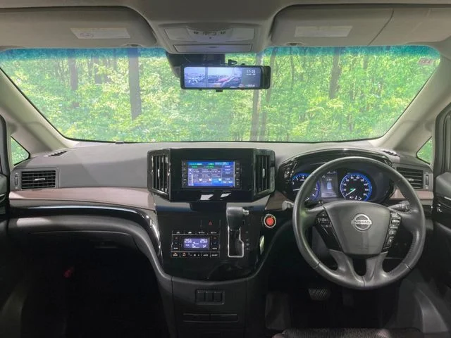Nissan ELGRAND 250ハイウェイスターS photo 2