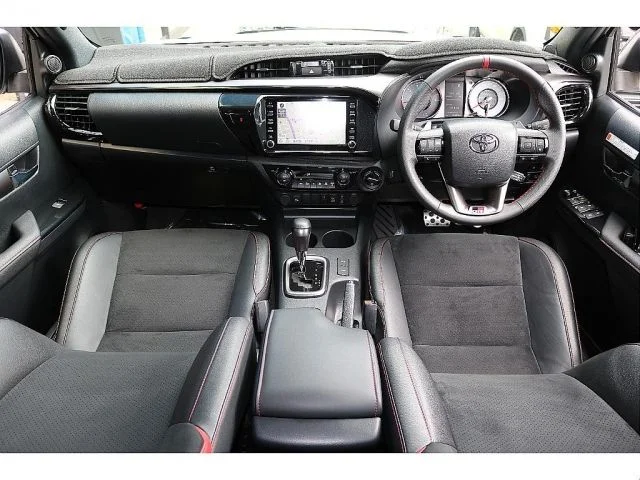 Toyota HILUX 4WD Z　GR　スポーツ photo 2