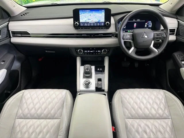 Mitsubishi OUTLANDER PHEV P photo 2