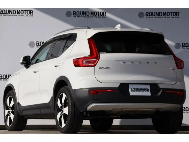 Volvo VOLVO XC40 T4　AWD　モメンタム photo 3