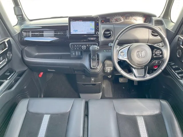Honda N BOX CUSTOM L　ターボ photo 2