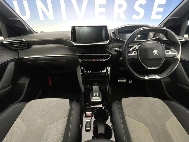 Peugeot PEUGEOT 208 GTライン photo 2