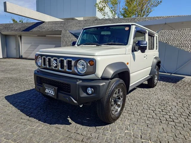 Suzuki JIMNY NOMADE FC 2025
