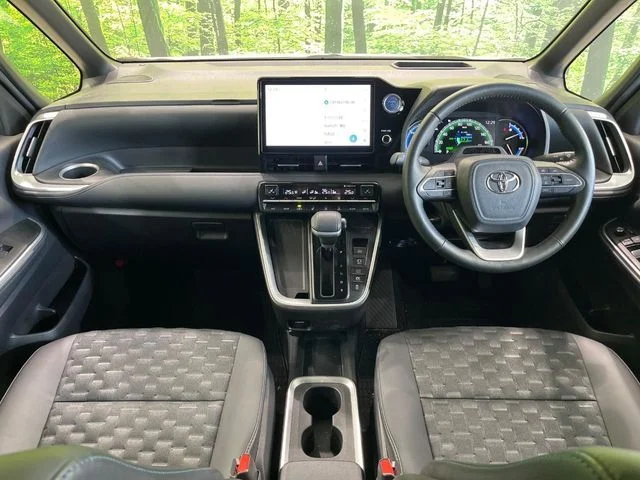 Toyota VOXY HYBRID ハイブリッド　S−Z photo 2
