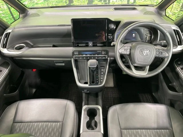 Toyota NOAH HYBRID ハイブリッド　S−Z photo 2