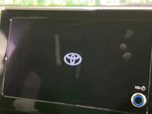 Toyota VOXY HYBRID 4WD S−Z photo 3