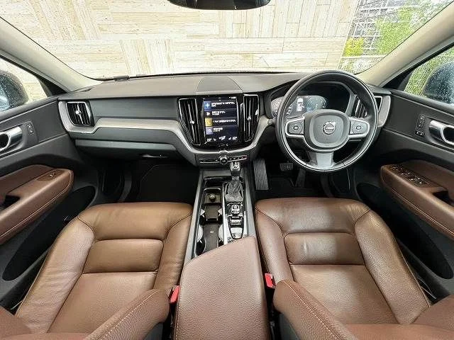 Volvo VOLVO XC60 D4　AWD　モメンタム photo 2