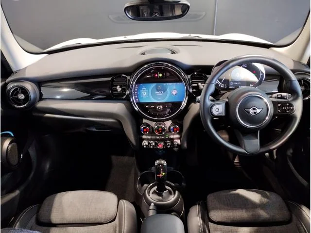 Bmw MINI COOPER 5DOOR ベースグレード photo 2