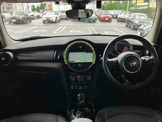 Bmw MINI COOPER 5DOOR ベースグレード photo 2