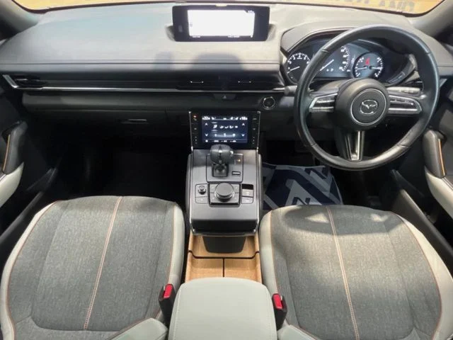 Mazda MX-30 ベース photo 2