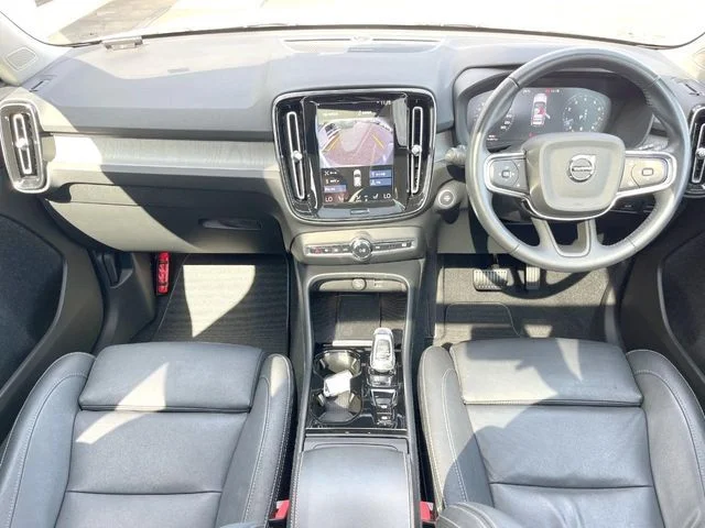 Volvo VOLVO XC40 B4　AWD　インスクリプション photo 2