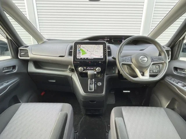 Nissan SERENA S-HYBRID ハイウェイスター　V photo 2