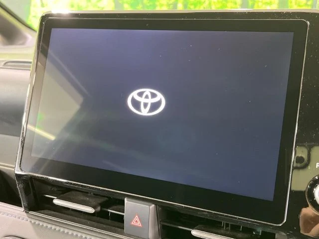 Toyota VOXY HYBRID 4WD S−Z photo 4