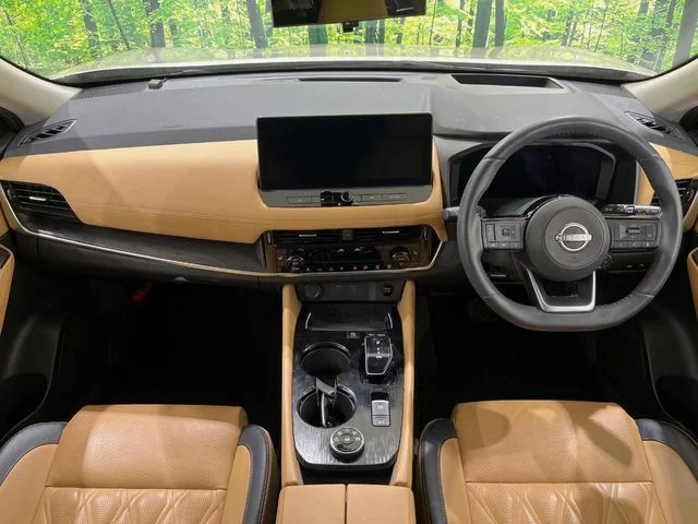 Nissan X-TRAIL HYBRID 4WD G　e−4ORCE photo 2
