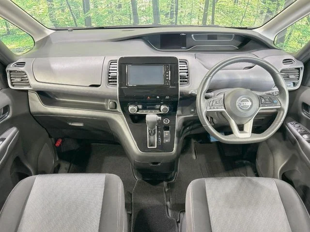 Nissan SERENA S-HYBRID ハイウェイスター　V photo 2