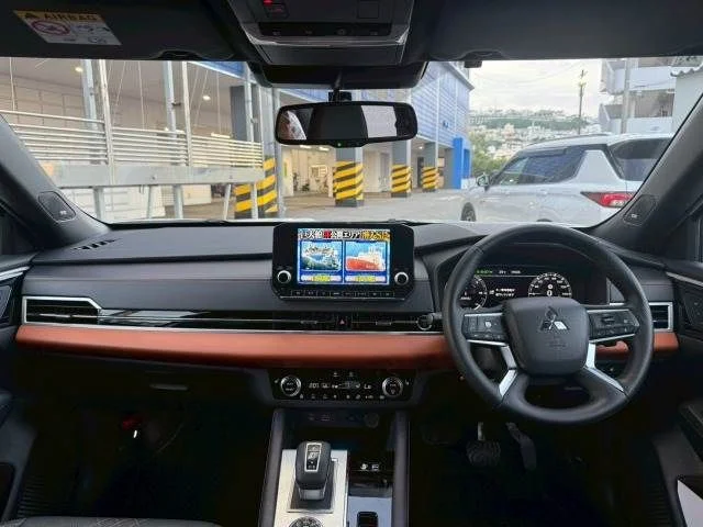 Mitsubishi OUTLANDER PHEV P photo 2