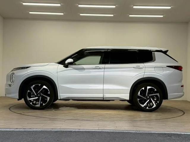 Mitsubishi OUTLANDER PHEV P photo 3