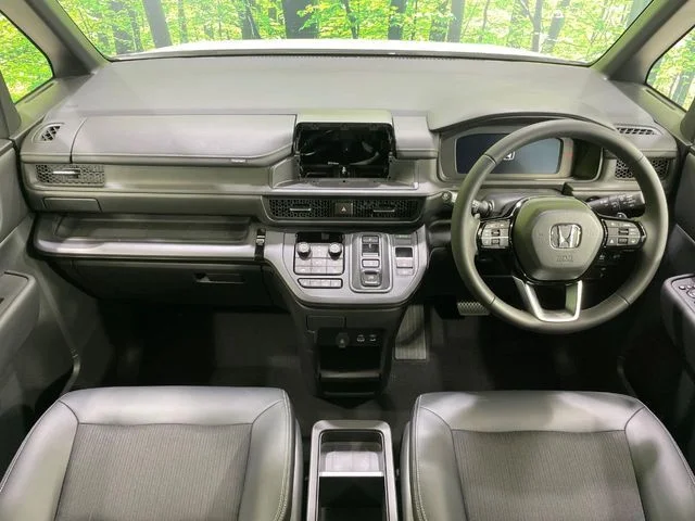 Honda STEPWAGON e:HEV SPADA ベースグレード photo 2