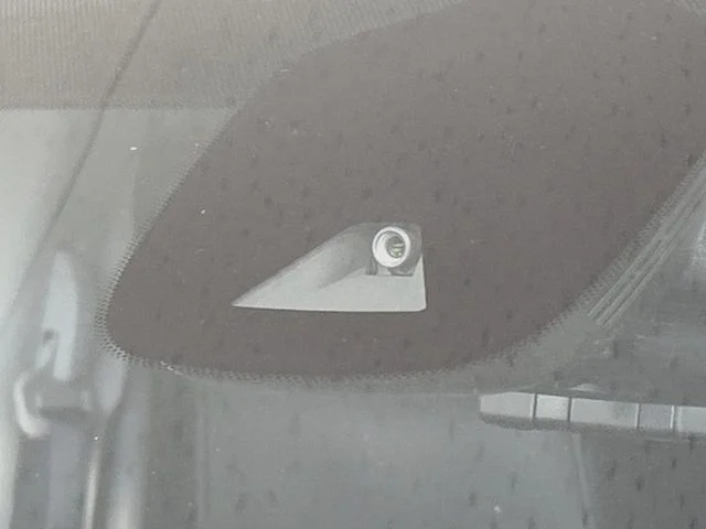Nissan SERENA WG e−POWER　ハイウェイスター　V photo 3