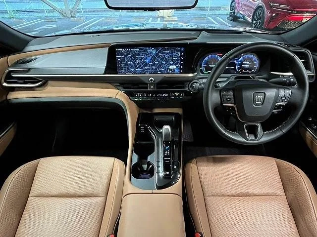 Toyota CROWN SPORT Z photo 2