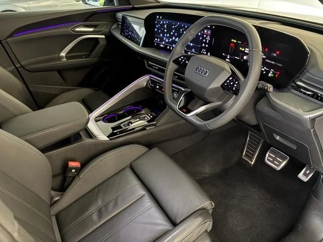 Audi AUDI Q5 SPORTBACK エディションワン photo 2