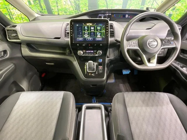 Nissan SERENA WG e−POWER　ハイウェイスター　V photo 2