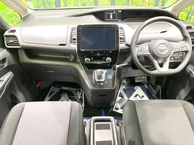 Nissan SERENA WG e−POWER　XV photo 2