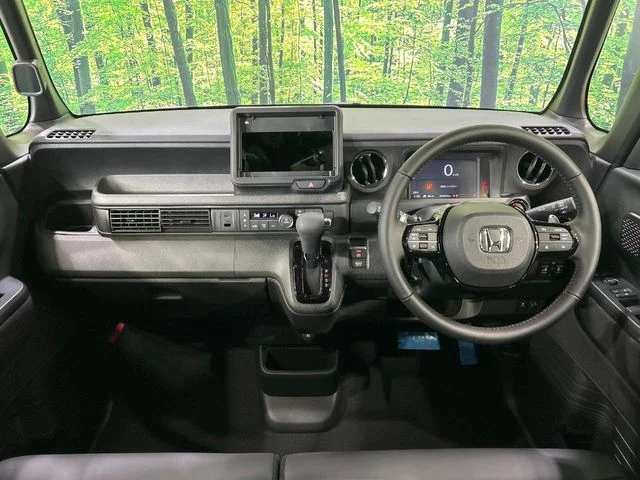 Honda N BOX CUSTOM ターボ photo 2