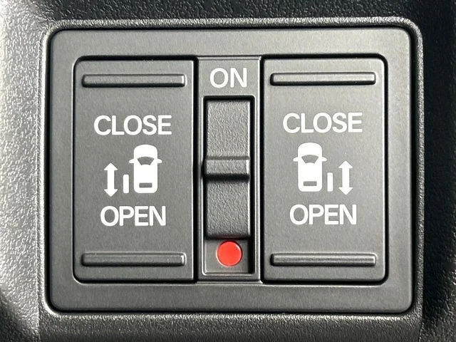 Honda N BOX CUSTOM ターボ photo 3