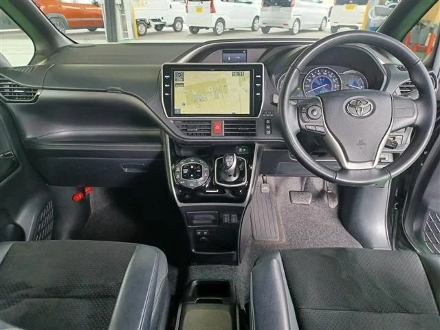 Toyota VOXY HYBRID ZS　煌3 photo 2
