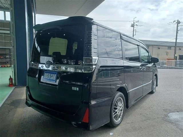 Toyota VOXY HYBRID ZS　煌3 photo 3