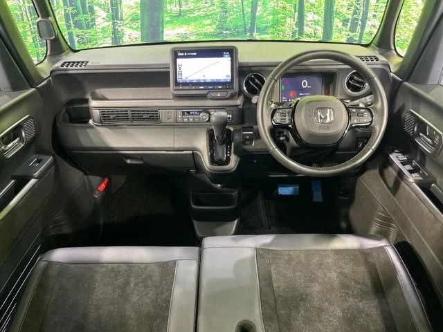 Honda N BOX CUSTOM 4WD ターボ photo 2