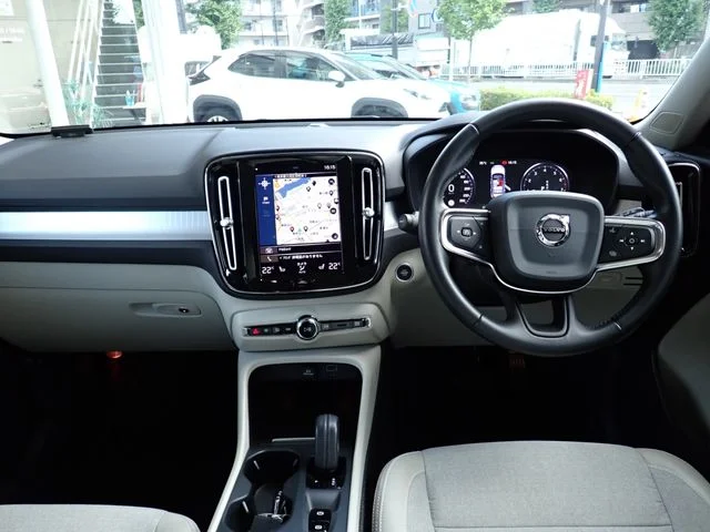 Volvo VOLVO XC40 T4　AWD　モメンタム photo 2