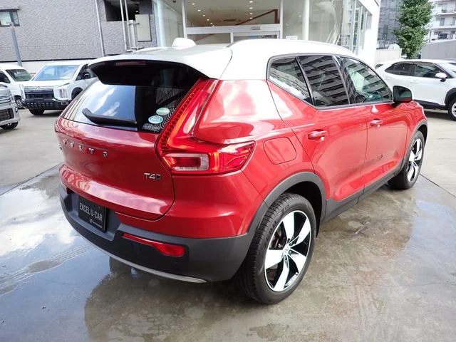 Volvo VOLVO XC40 T4　AWD　モメンタム photo 3