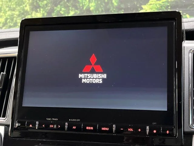 Mitsubishi DELICA D:5 4WD P photo 3