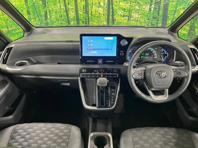 Toyota VOXY HYBRID S−Z photo 2