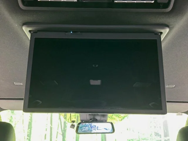 Toyota VOXY HYBRID S−Z photo 3