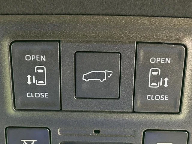 Toyota VOXY HYBRID S−Z photo 4