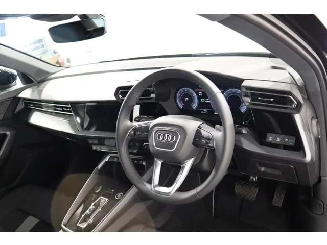 Audi AUDI A3 Sedan 30　TFSI　アドバンスド photo 2