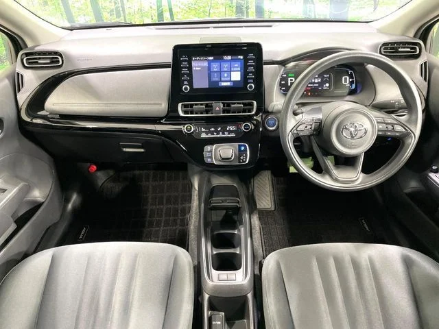 Toyota AQUA X photo 2